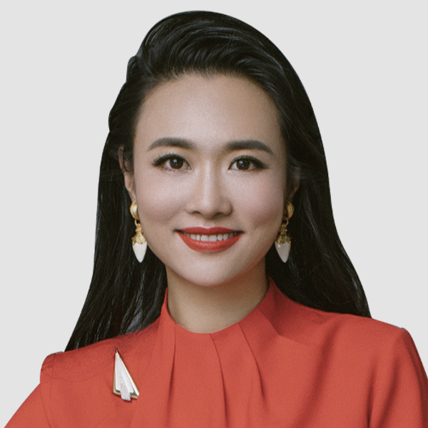 王曦梁中央电视台主持人央视第一跨界女主播,中国第一足球女主播